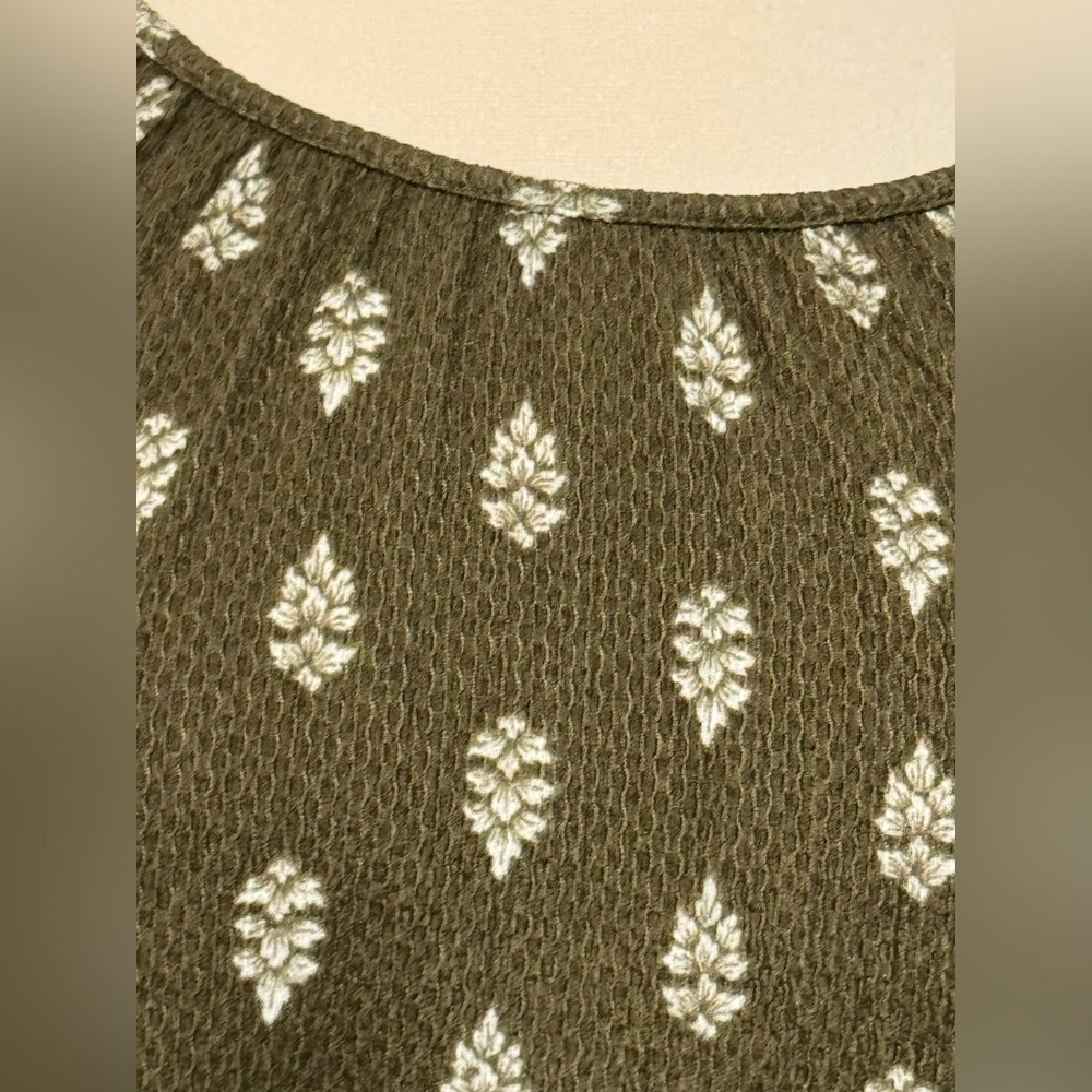 Croft & Barrow Olive and Cream Knit Top - Picture 3 of 8